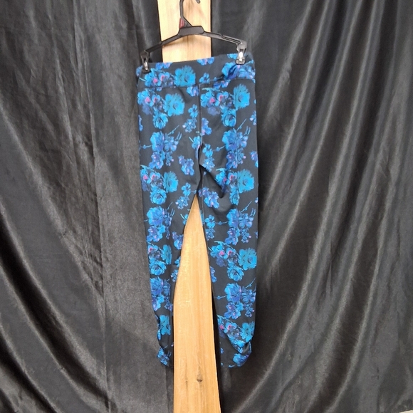 Floral abstract spandex leggings size child's 14 - Picture 1 of 9